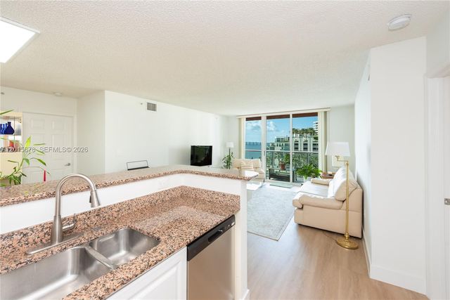 1155 Brickell Bay Dr 609, Miami, FL 33131