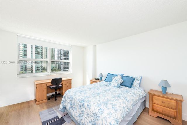 1155 Brickell Bay Dr 609, Miami, FL 33131