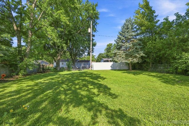 106 Ridge Lane, Geneva, IL 60134
