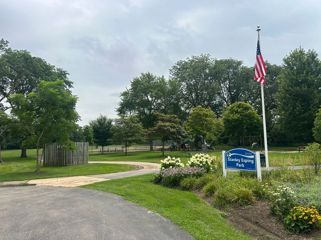 106 Ridge Lane, Geneva, IL 60134