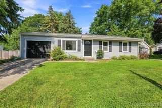 106 Ridge Lane, Geneva, IL 60134