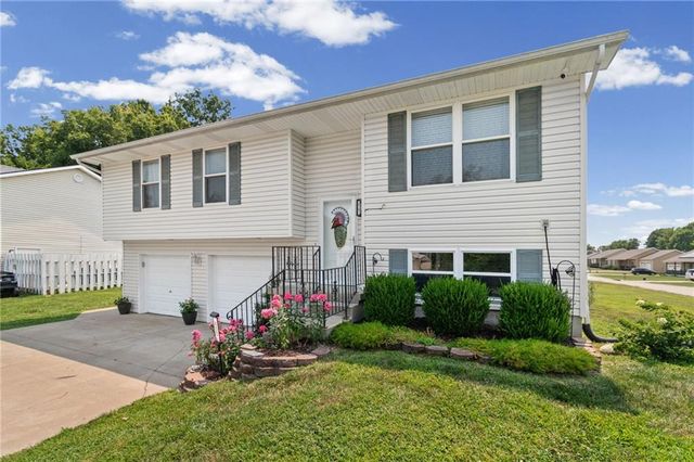805 W Royle Street, Richmond, MO 64085