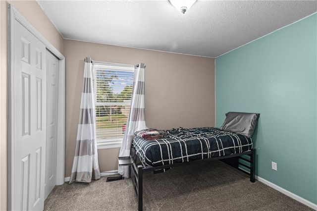 805 W Royle Street, Richmond, MO 64085