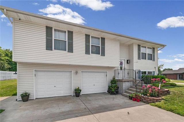 805 W Royle Street, Richmond, MO 64085