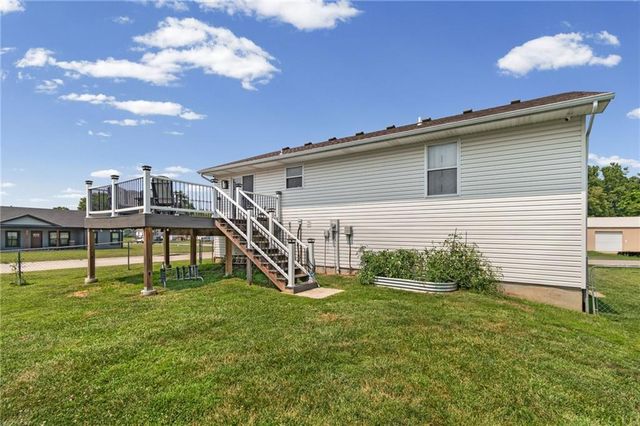 805 W Royle Street, Richmond, MO 64085