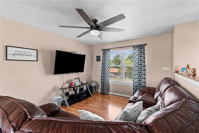 805 W Royle Street, Richmond, MO 64085