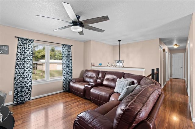 805 W Royle Street, Richmond, MO 64085
