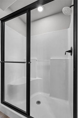 404 W Gillian Avenue, Rogers, AR 72758