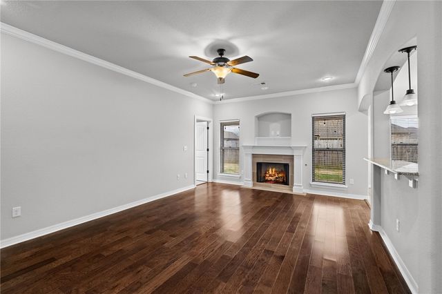 404 W Gillian Avenue, Rogers, AR 72758