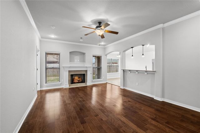 404 W Gillian Avenue, Rogers, AR 72758