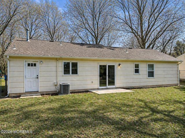 48 Morton Avenue, Monroe, NJ 08831