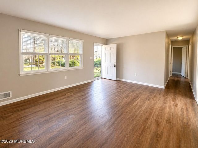 48 Morton Avenue, Monroe, NJ 08831