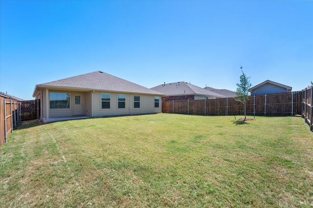 9772 Walnut Cove Drive, Fort Worth, TX 76108