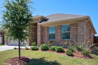 9772 Walnut Cove Drive, Fort Worth, TX 76108