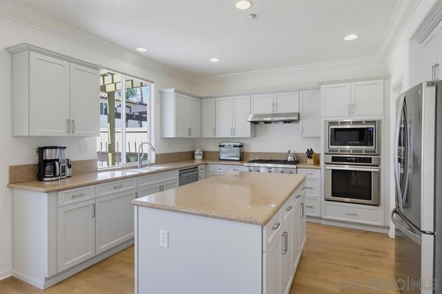 17052 Silver Pine, San Diego, CA 92127