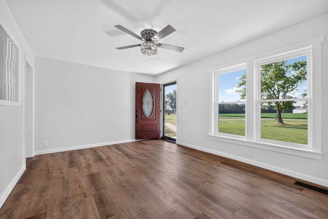 2054 Robinson Rd, Smithville, TN 37166