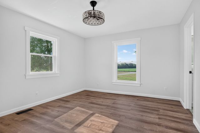 2054 Robinson Rd, Smithville, TN 37166