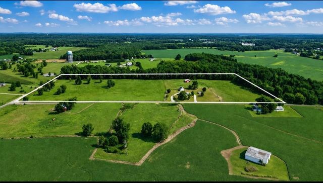 2054 Robinson Rd, Smithville, TN 37166