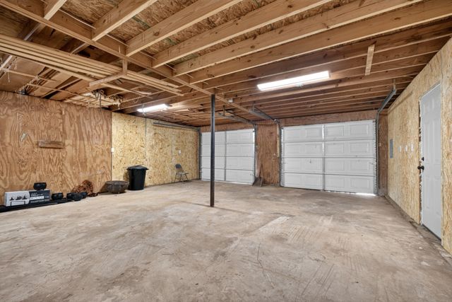 2054 Robinson Rd, Smithville, TN 37166
