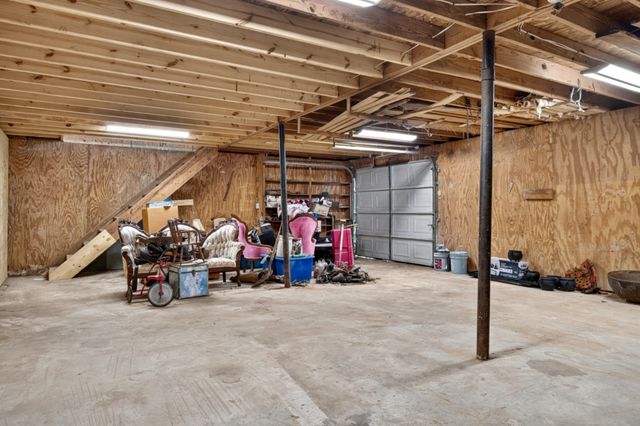 2054 Robinson Rd, Smithville, TN 37166