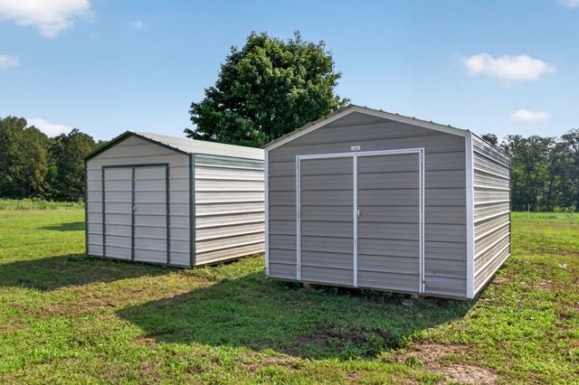 2054 Robinson Rd, Smithville, TN 37166