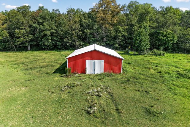 2054 Robinson Rd, Smithville, TN 37166