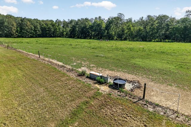 2054 Robinson Rd, Smithville, TN 37166