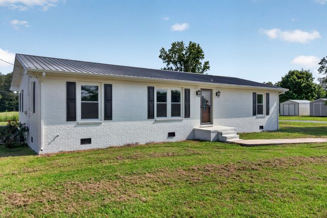 2054 Robinson Rd, Smithville, TN 37166