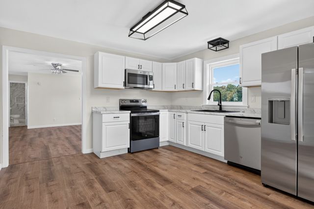 2054 Robinson Rd, Smithville, TN 37166