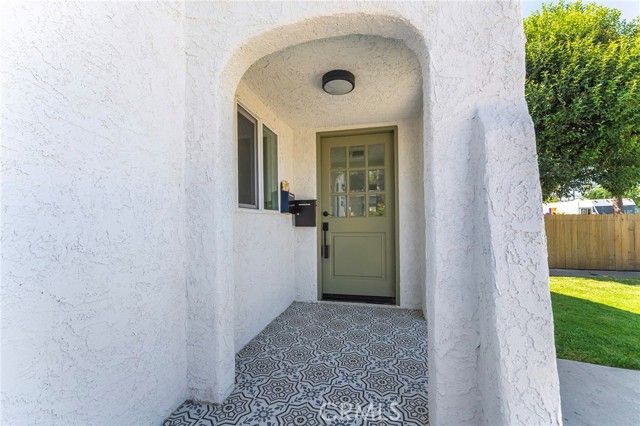 2740 S Sycamore Avenue, Los Angeles, CA 90016