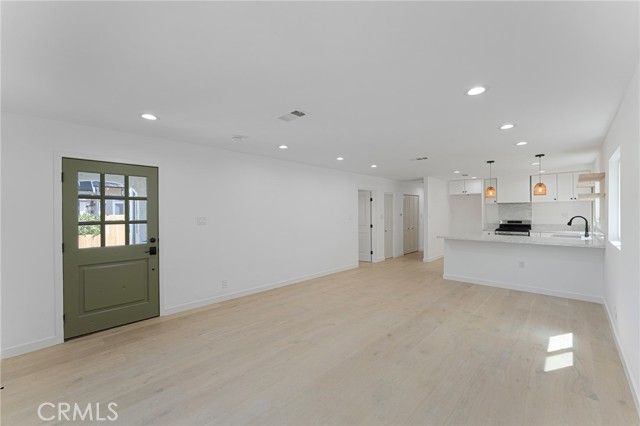 2740 S Sycamore Avenue, Los Angeles, CA 90016