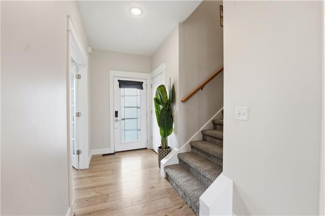 12573 S Sunray Drive, Olathe, KS 66061