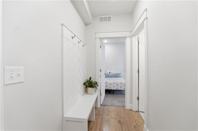 12573 S Sunray Drive, Olathe, KS 66061