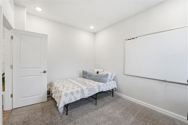 12573 S Sunray Drive, Olathe, KS 66061