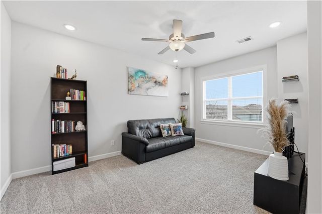 12573 S Sunray Drive, Olathe, KS 66061