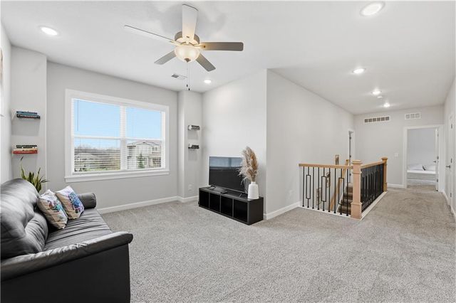 12573 S Sunray Drive, Olathe, KS 66061