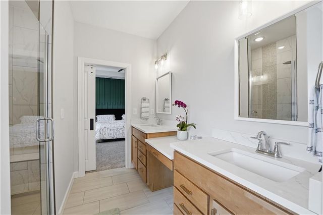 12573 S Sunray Drive, Olathe, KS 66061