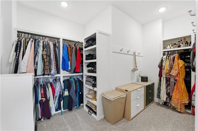 12573 S Sunray Drive, Olathe, KS 66061