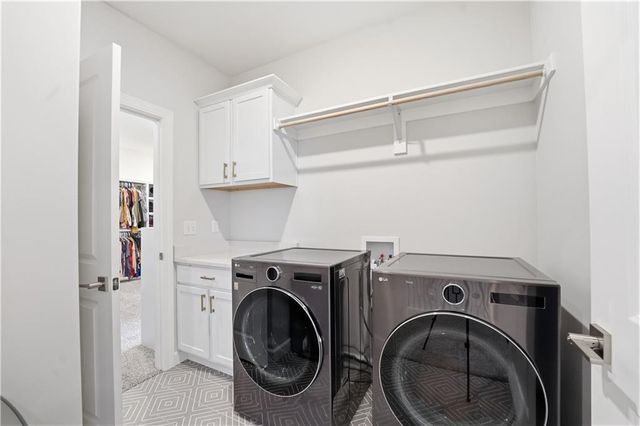 12573 S Sunray Drive, Olathe, KS 66061