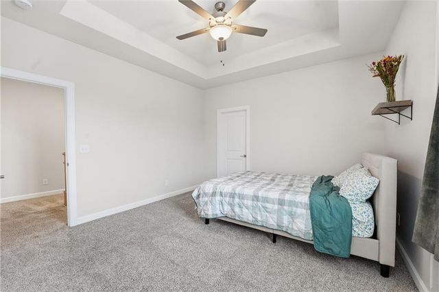 12573 S Sunray Drive, Olathe, KS 66061