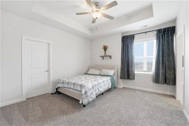 12573 S Sunray Drive, Olathe, KS 66061