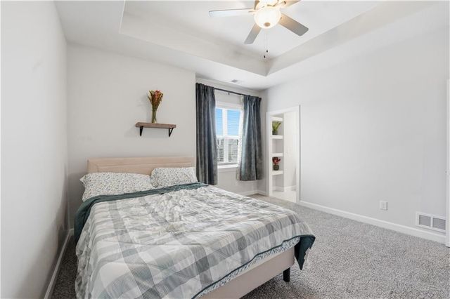 12573 S Sunray Drive, Olathe, KS 66061