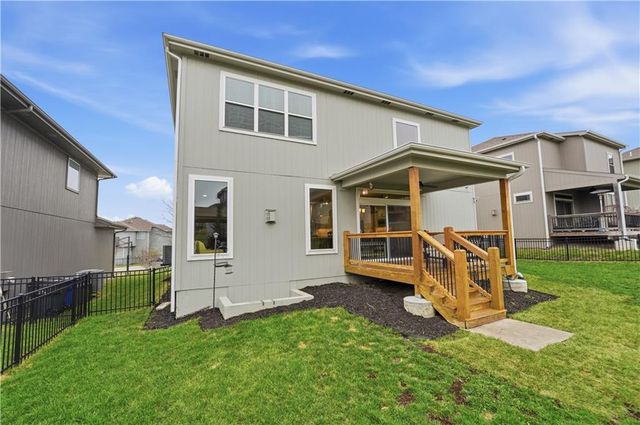 12573 S Sunray Drive, Olathe, KS 66061