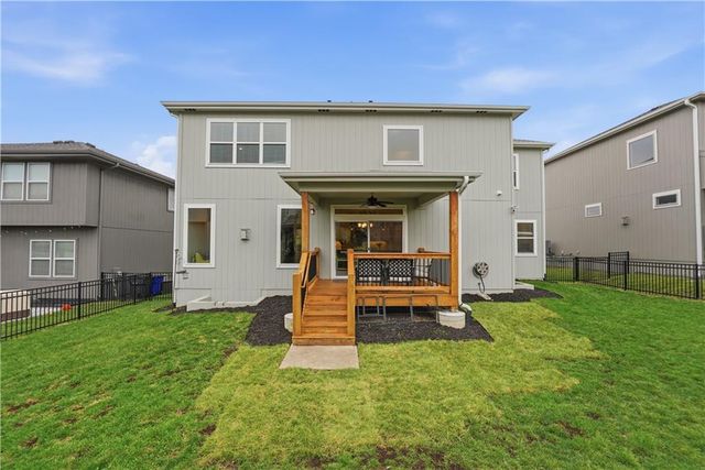 12573 S Sunray Drive, Olathe, KS 66061