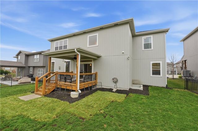 12573 S Sunray Drive, Olathe, KS 66061