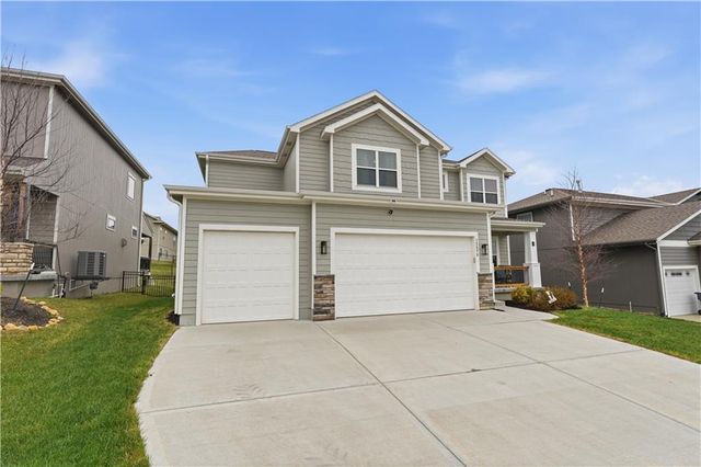 12573 S Sunray Drive, Olathe, KS 66061
