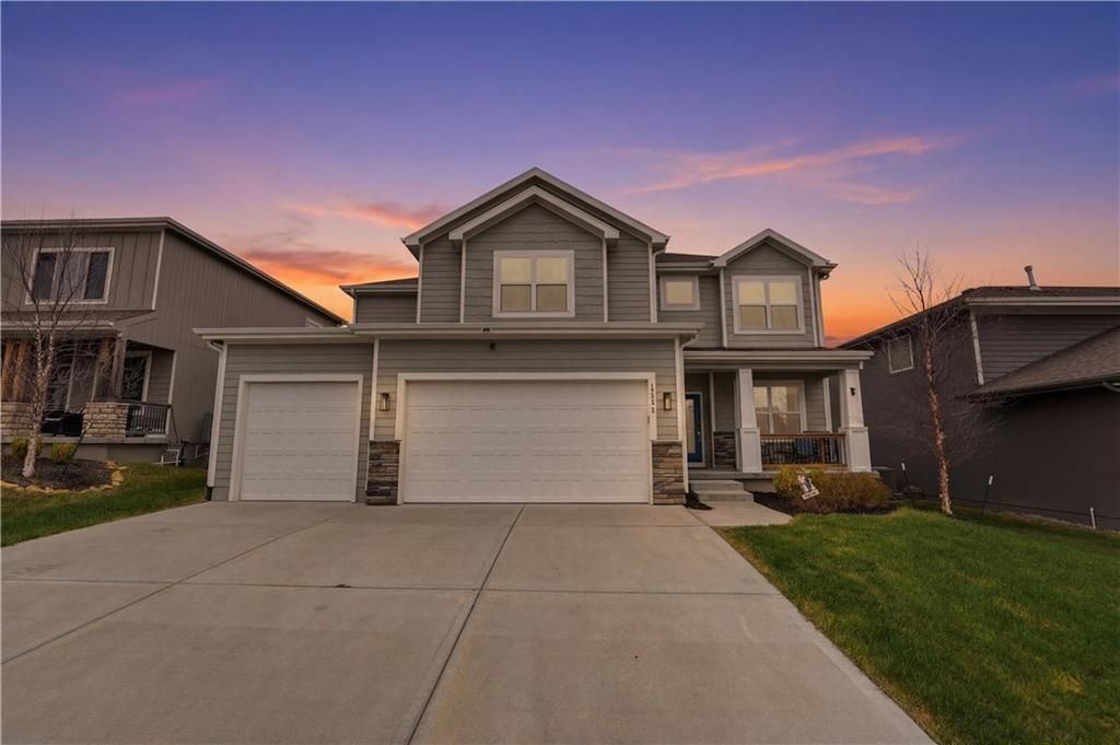 12573 S Sunray Drive, Olathe, KS 66061