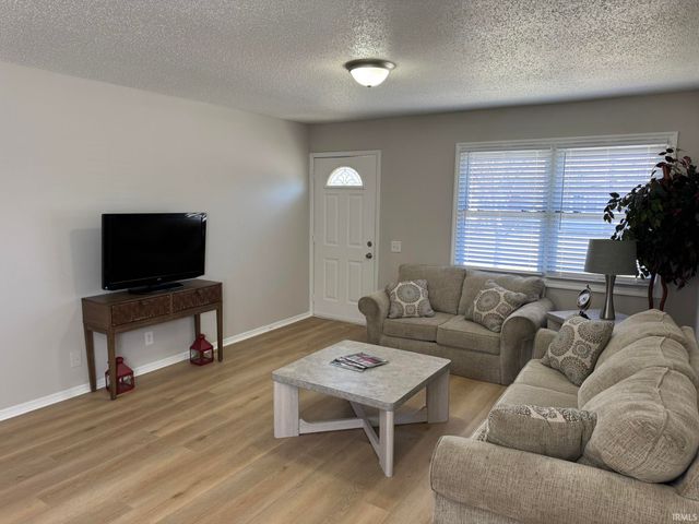 2625 Hawthorne Avenue, Evansville, IN 47714