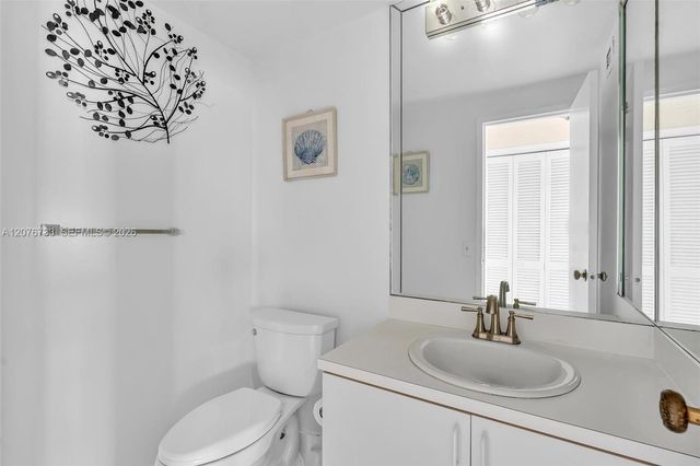 3505 S Ocean Drive 804, Hollywood, FL 33019