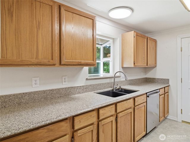 322 Country Estates Drive W, Rainier, WA 98576